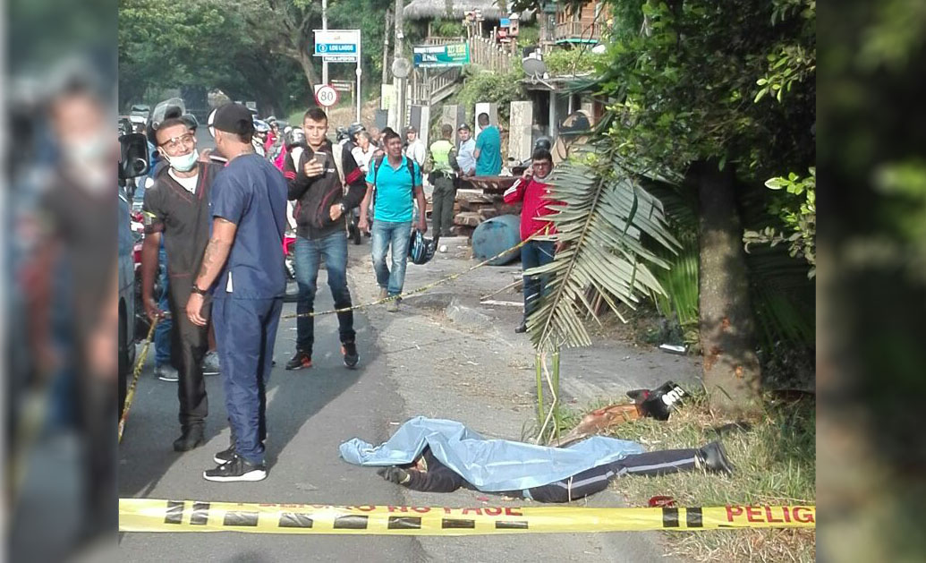 Un muerto y un herido en accidente de tránsito en la vía Pereira - Cartago