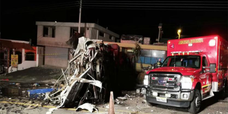 23 muertos y 14 heridos deja accidente de bus que cubría la ruta Colombia – Ecuador