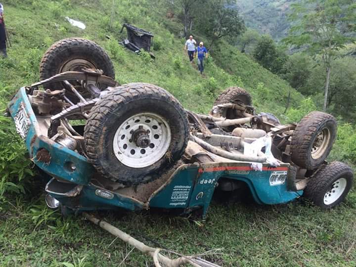 Tras rodar por un abismo, muere conductor en el norte del Valle