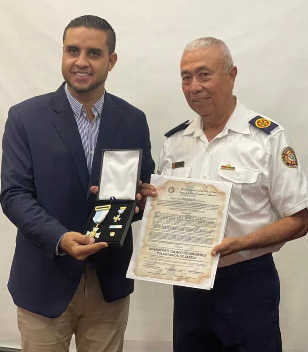 Cuerpo de Bomberos de Zarzal recibió la Orden Independencia Vallecaucana